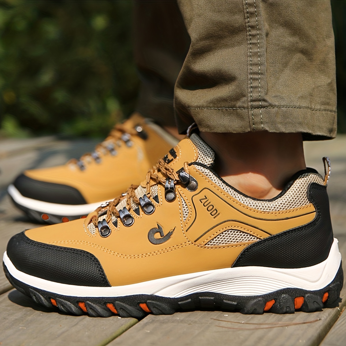 mens lace up sneakers athletic shoes wear resistant and breathable hiking shoes details 4